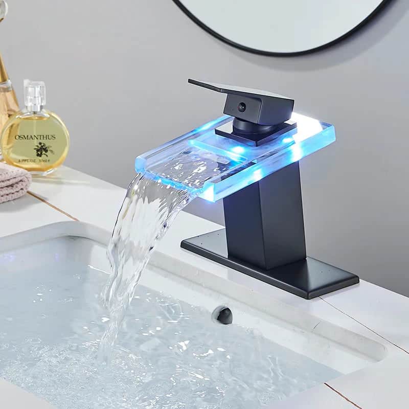 Kraan badkamer wastafel waterval met licht - Zwart - Messing s1e850dc464f54f89bba0807cdcd9e245h 31ec2aad 4eca 42dd 9c98 679d968700d7